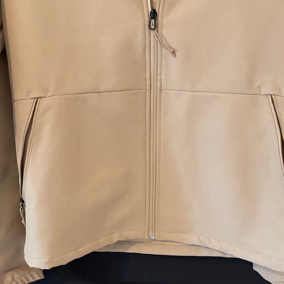 The North Face Men's Beige Performance Jacket - Picture 4 of 6